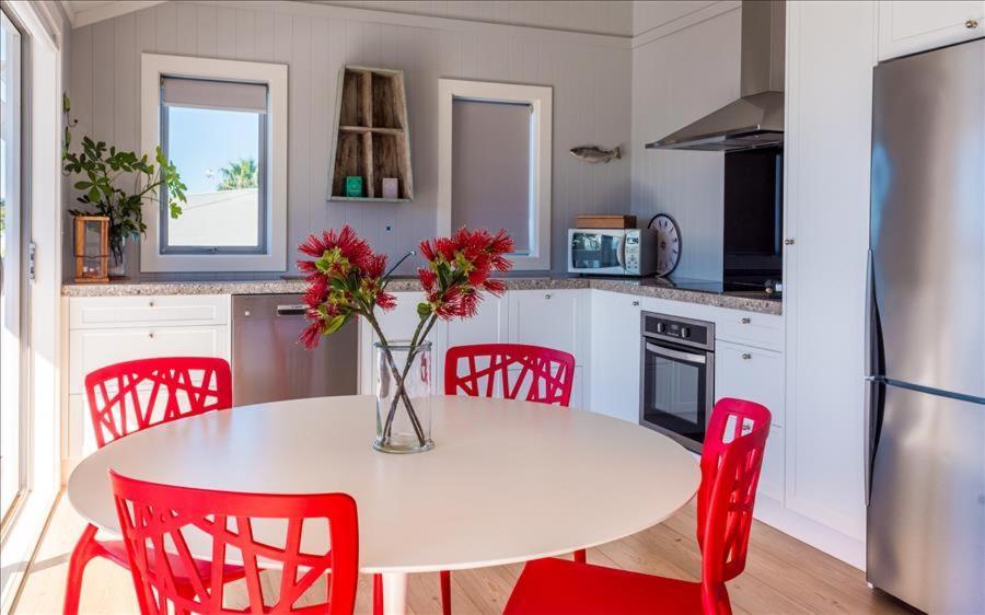 Вілла The Waiheke Pad - In The Heart Of Oneroa! Екстер'єр фото