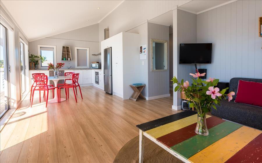 Вілла The Waiheke Pad - In The Heart Of Oneroa! Екстер'єр фото